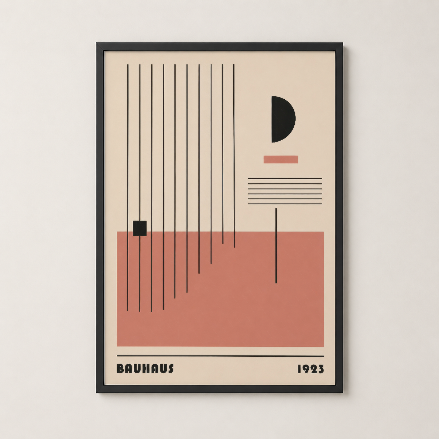 Siyah çerçeveli Bauhaus posterı, geometrik linler ve şekilleriyle modern iç mekan dekorasyonu.