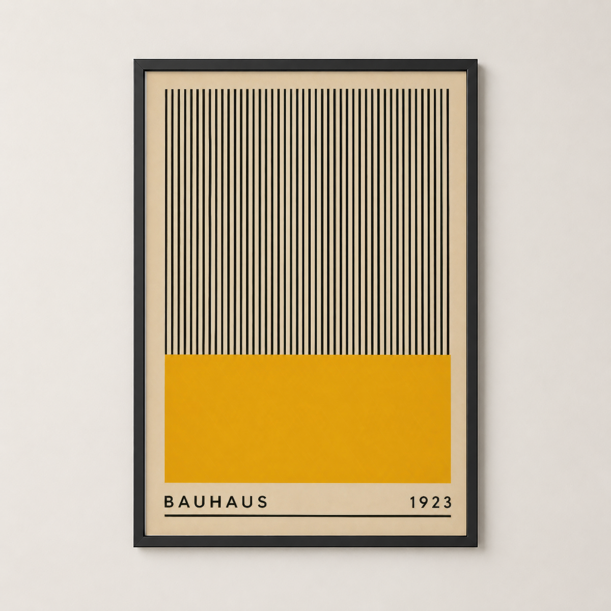 Bauhaus 1923 tablosu siyah çerçevede, geometrik çizgiler ve sarı renk bloğuyla modern dekor