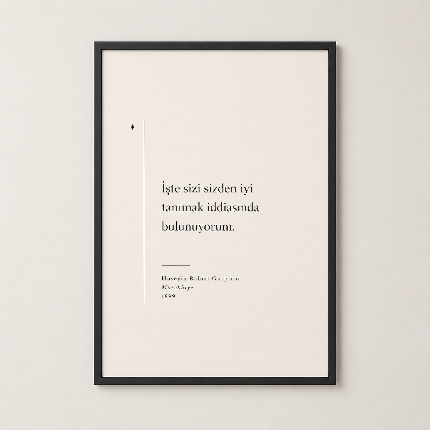 Edebiyat alıntısı poster siyah çerçevede, minimalist tasarım ve zarif tipografisi ile asılı halde.