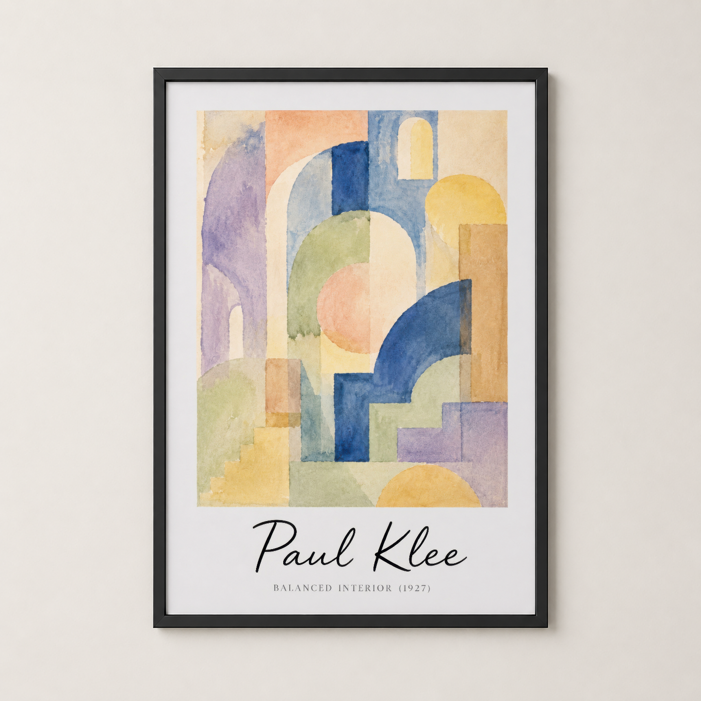 Paul Klee posterinin siyah çerçevede sergilenmesi, modern iç mekanında sanat ve stil birleştirir.