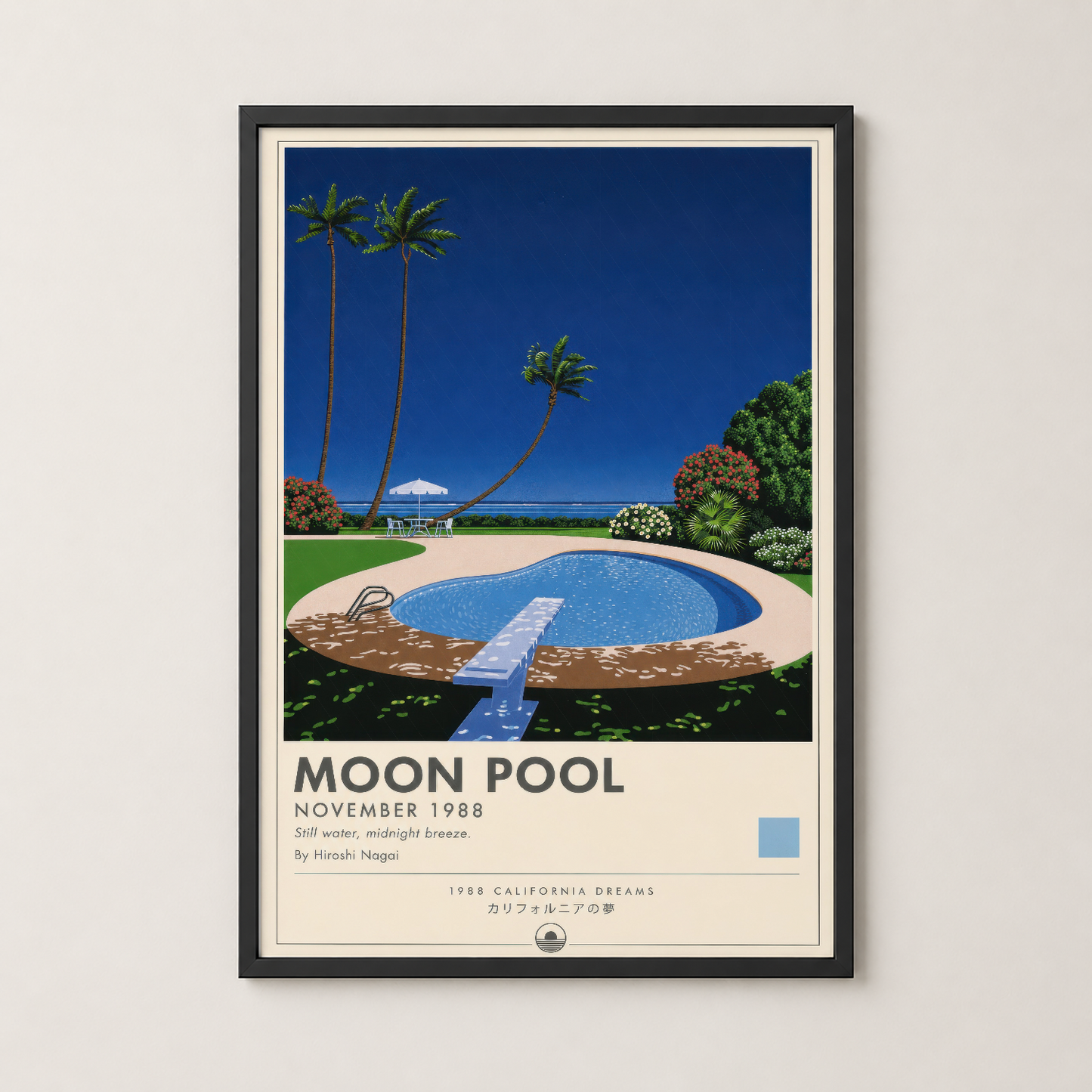 Moon Pool posteri, siyah çerçevede sergilenen nostaljik California rüyası temasıyla sakin ve şık bir dekorasyon.
