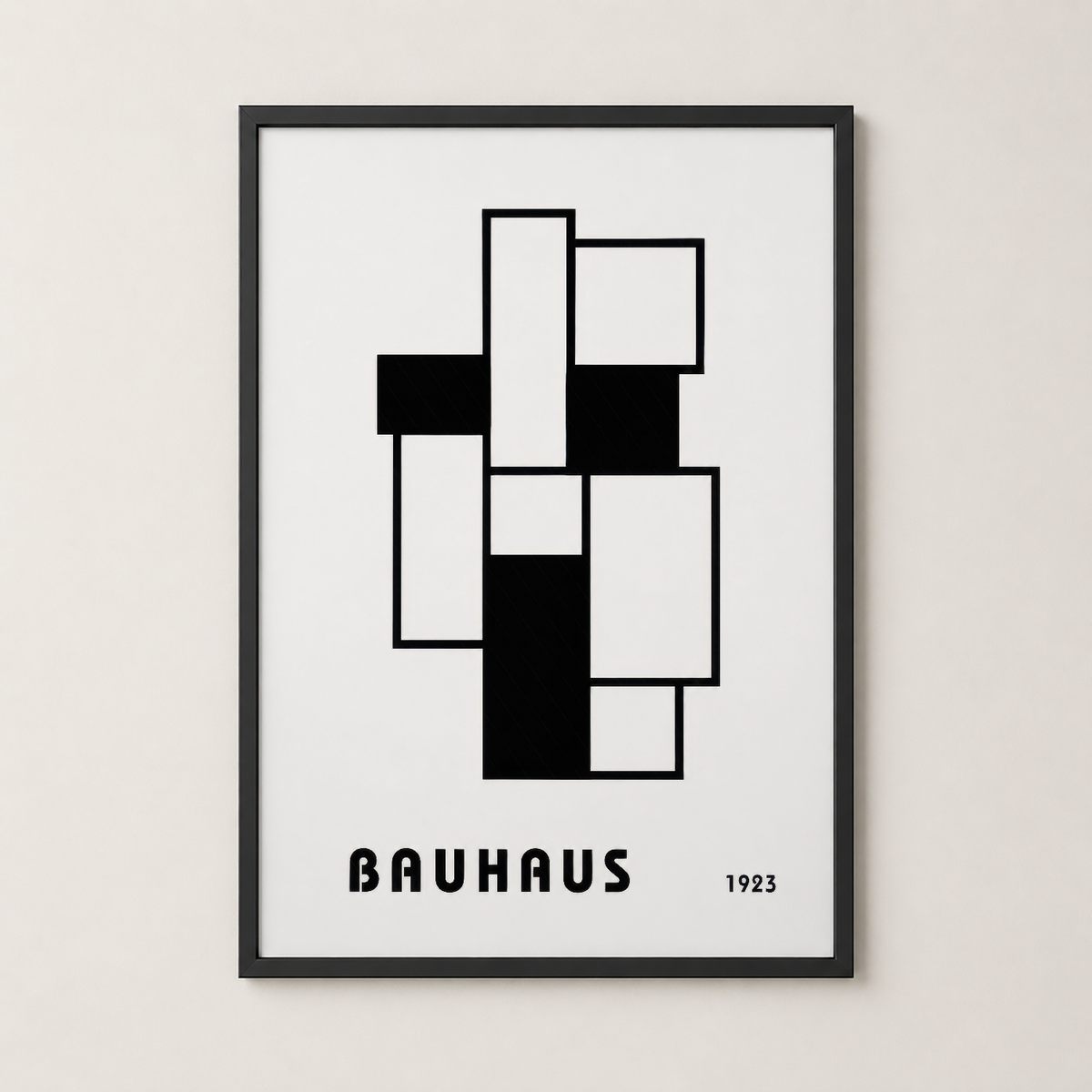 Bauhaus 1923 posteri siyah çerçevede, soyut geometrik formlar, modern iç tasarım için ideal.