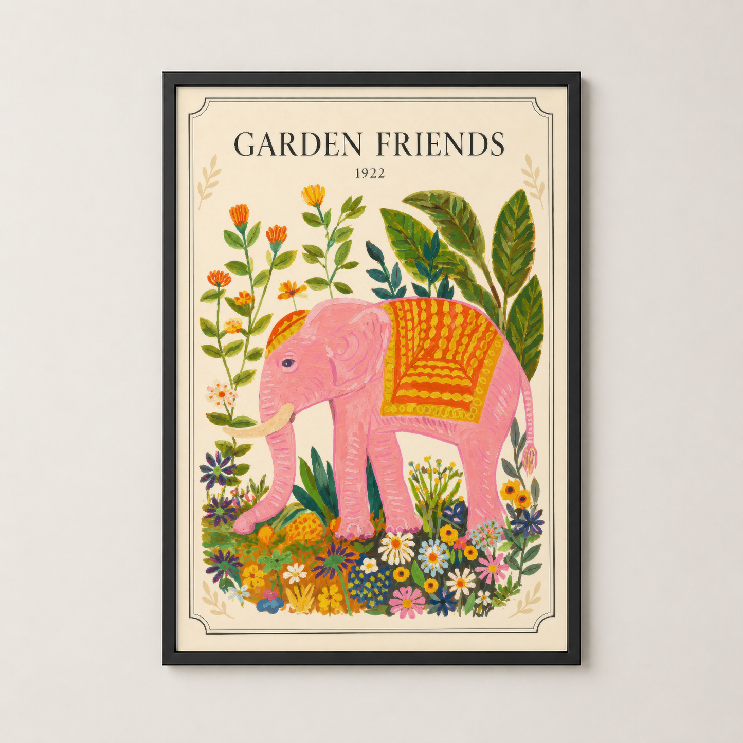 Garden Friends tablosu siyah çerçevede, pembe fil ve botanik illüstrasyonlu zarif duvar sanatı.