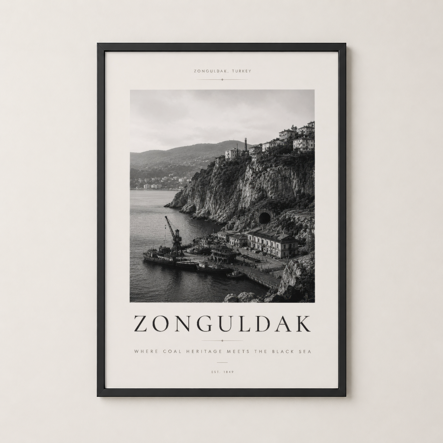 Zonguldak tablosu siyah çerçevede, deniz manzarası ve endüstriyel mirası birleştiren minimalist tasarım.