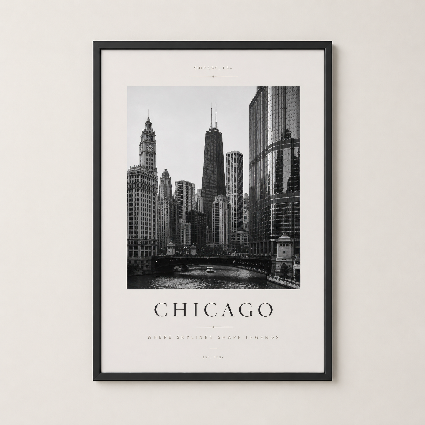 Chicago skyline tablosu, şık siyah çerçevede, modern mekanlar için zarafet katıyor.