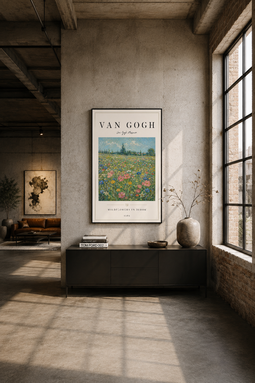 Modern loft tasarımda, betonlu duvarın üzerine monte edilen Van Gogh posteri, sanat ve mimariyi mükemmel uyumda sunuyor.