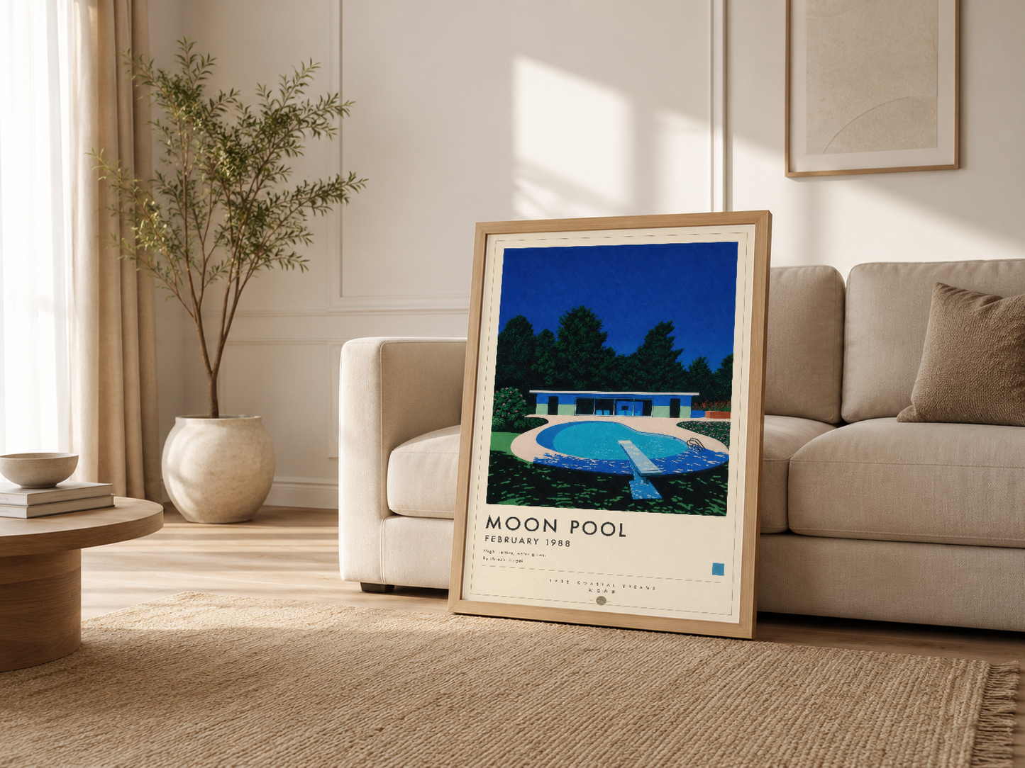 Moon Pool poster ahşap çerçeveli, modern oturma odasında kanepenin yanında sergilenen duvar tablosu.