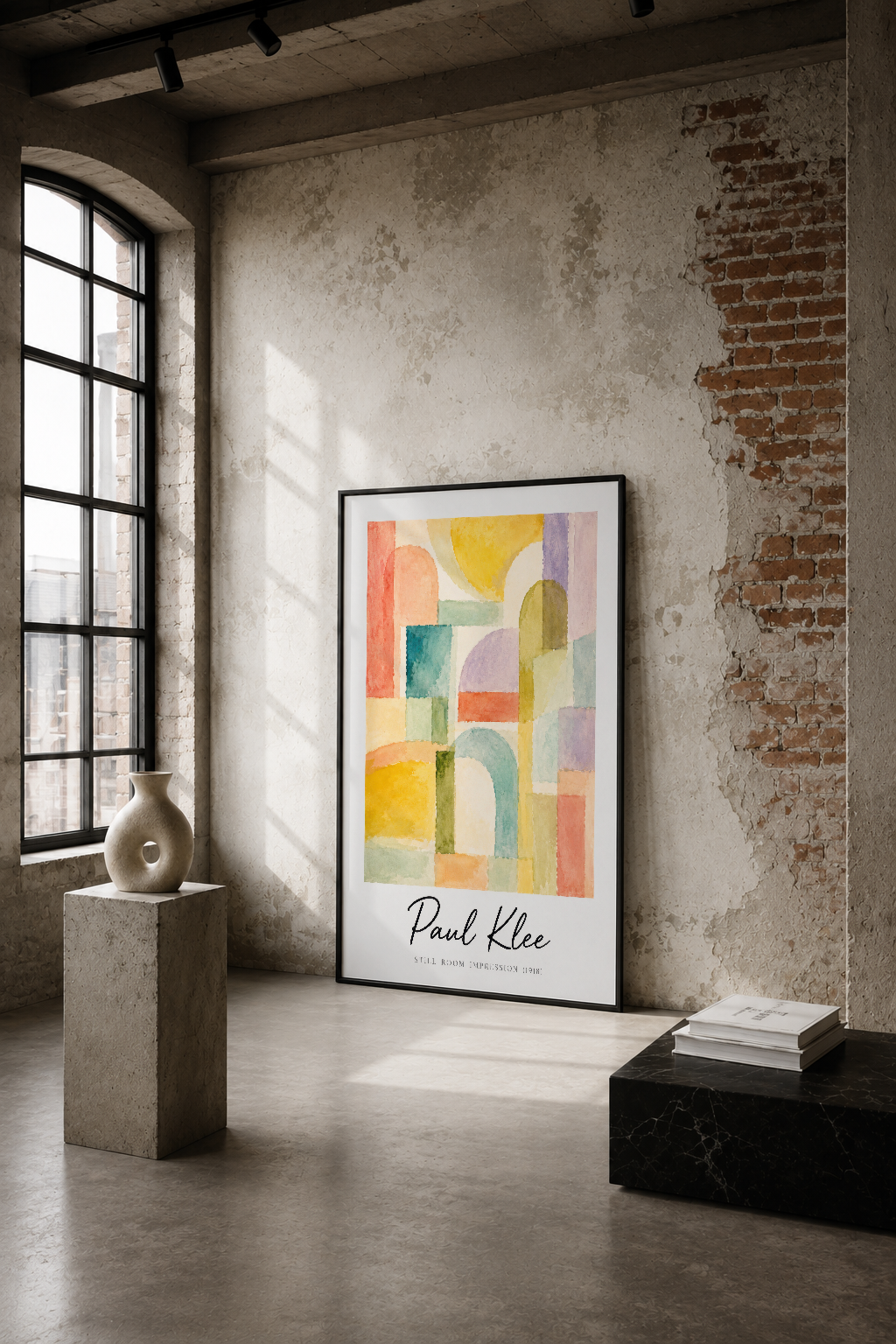 Paul Klee'nin renkli soyut kompozisyonu, endüstriyel açık mekan dekorasyonunda geometrik formlar ve pastel tonlarla sanat