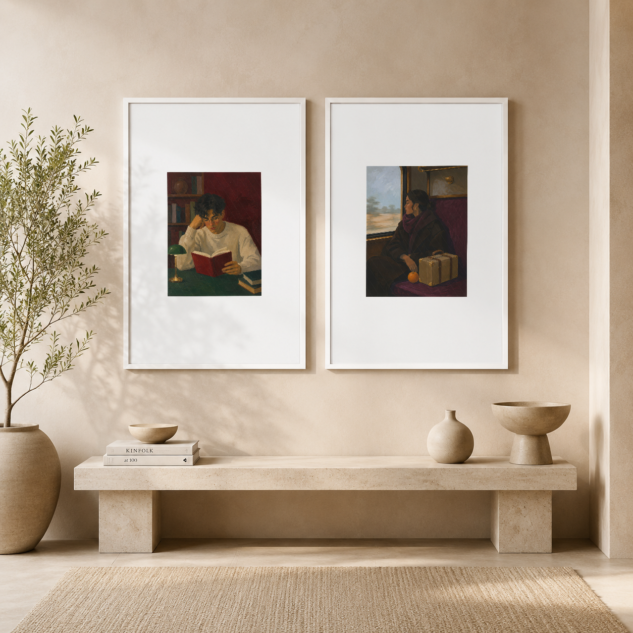 Okuyucu ve gezgin temalı iki sanat tablosu, nötr tonlarda minimalist oturma alanında sergilendi.