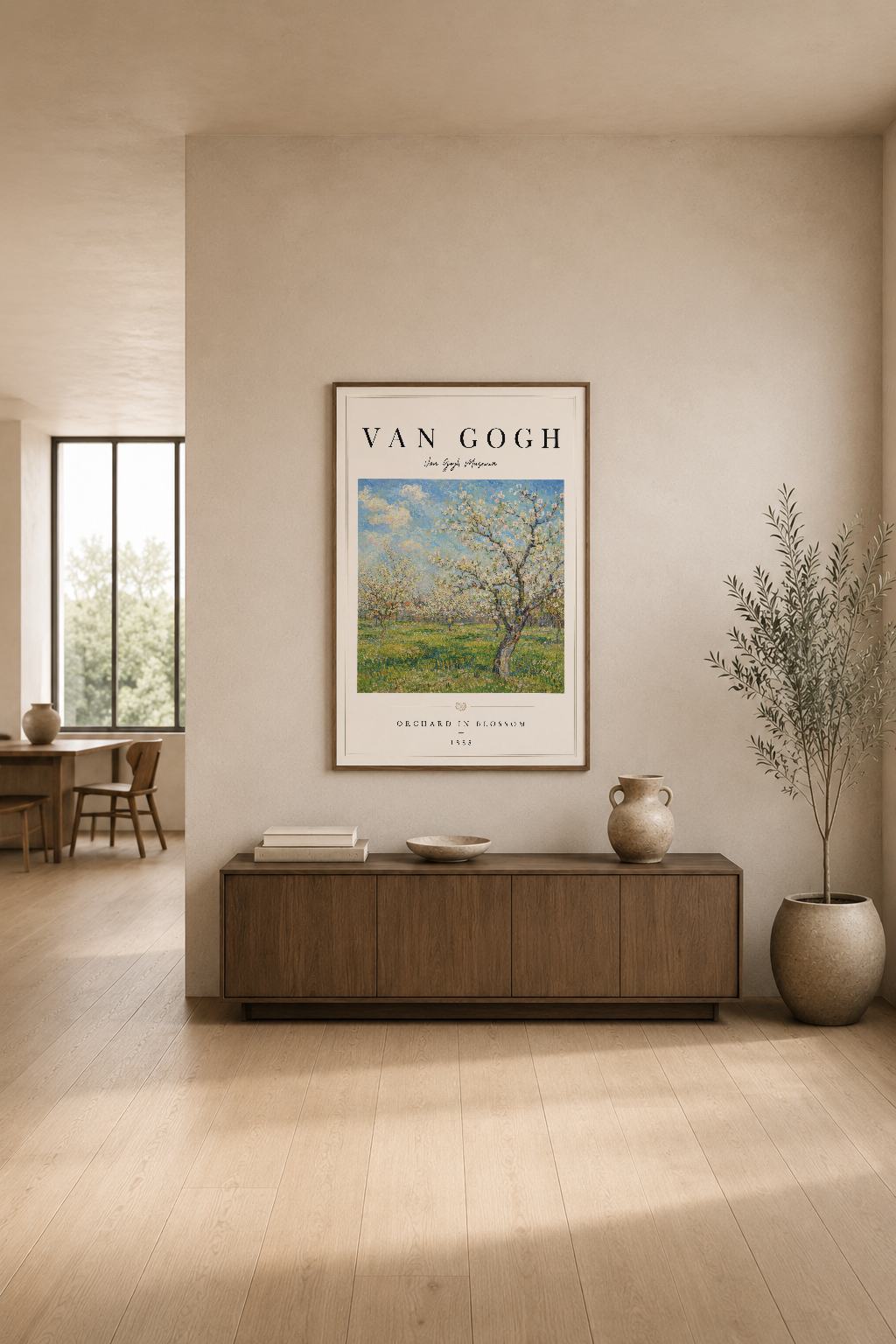 Minimalist odada Van Gogh çiçek açan bahçe posterinin klasik çerçevesi, sade dekorasyonla uyumlu bir sanat parçası.