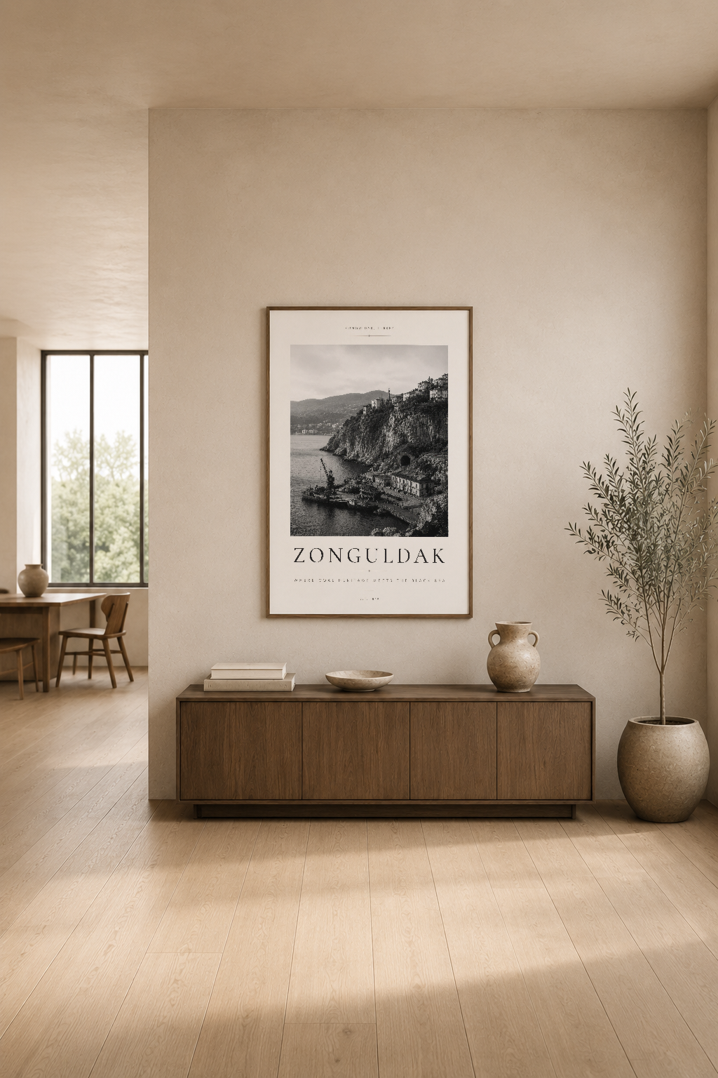 Zonguldak poster, modern açık oturma alanında ahşap mobilyelerin üzerinde asılı, sakin ve zarif iç tasarım örneği.