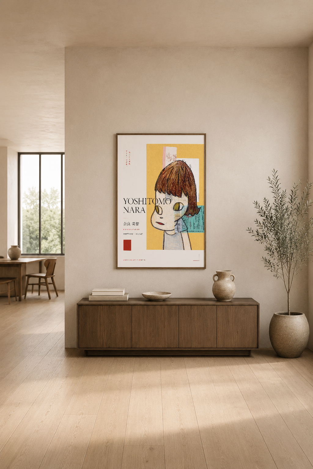 Yoshitomo Nara sanat tablosu, modern oturma odasında, canlı sarı fond ve soyut figüratif stil.