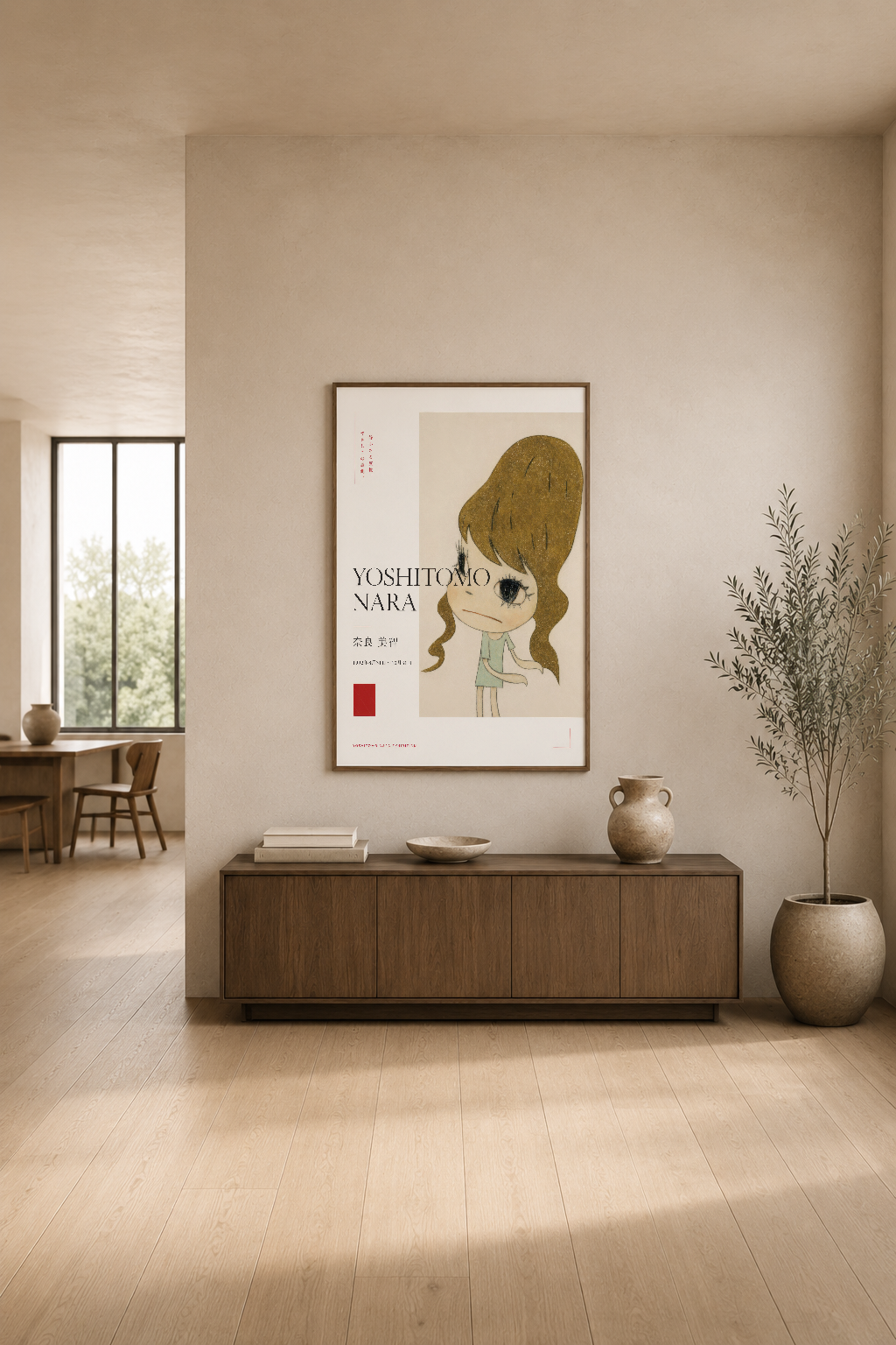 Yoshitomo Nara illüstrasyonu, modern oturma odasında konsol üstüne asılı şık siyah çerçeveli poster.