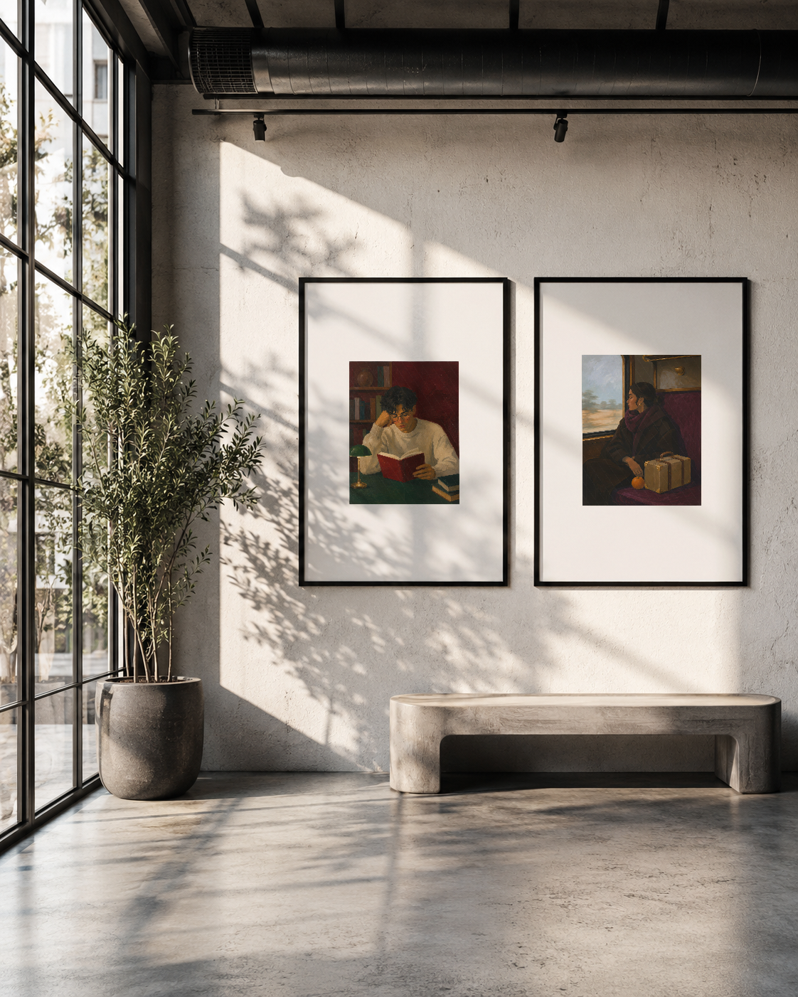 Klasik sanat eserleri, modern endüstriyel mekanda doğal ışık altında çerçeveli duruyor.